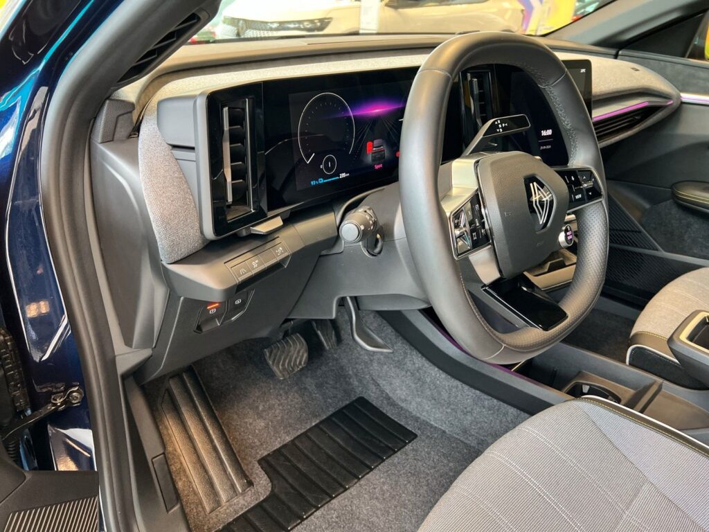 Renault Megane E-Tech Electric Techno 130