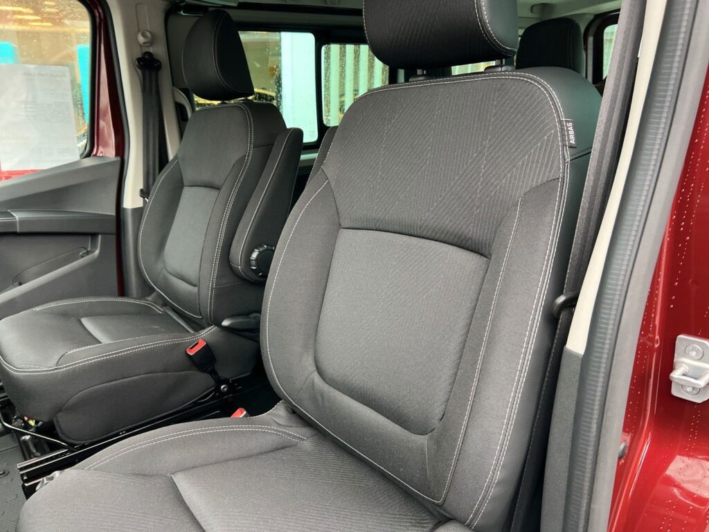 Renault Trafic Life dCi 150 EDC Automatik, 8 Sitzplätze