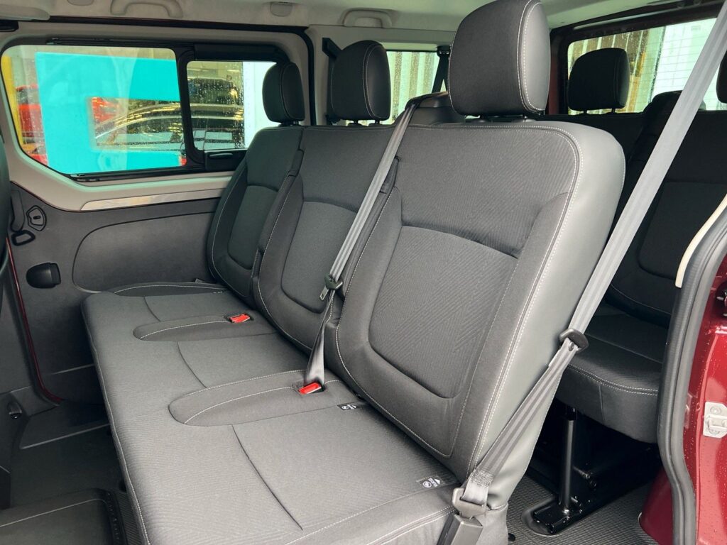 Renault Trafic Life dCi 150 EDC Automatik, 8 Sitzplätze