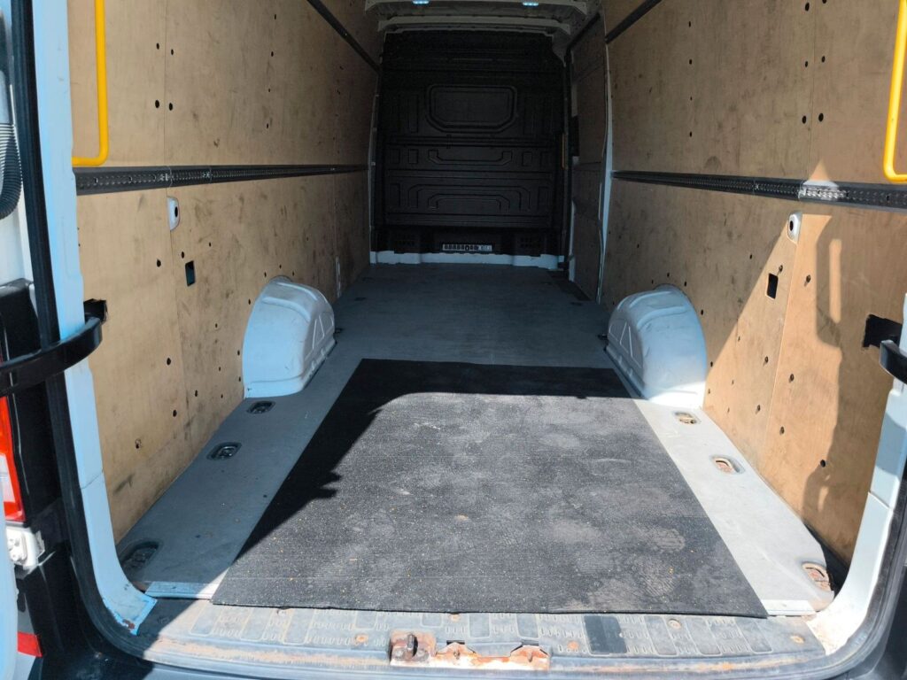 VW Crafter 2,0 TDI 7,5m lang Hoch, Klima, Rü-KAM